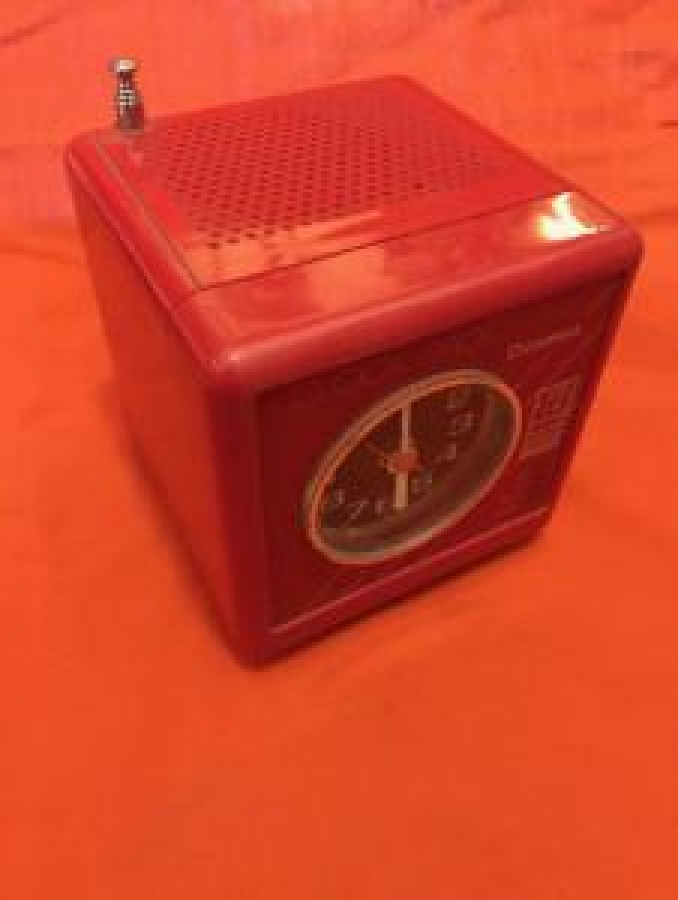 SAAT RADYO ALARM KÜP KIRMIZI 2 DALGA PİLLİ RADYO 