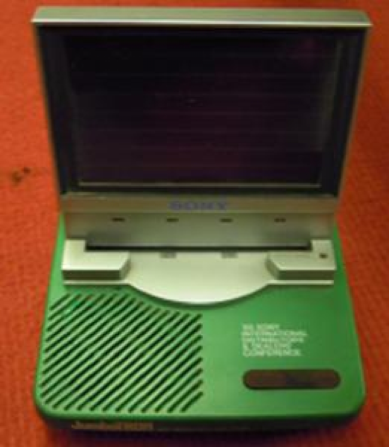 SONY SOLAR PC CHG RADYO BİLGİSAYAR ŞEKLİNDE GÜNEŞ ENERJİLİ RADYO 