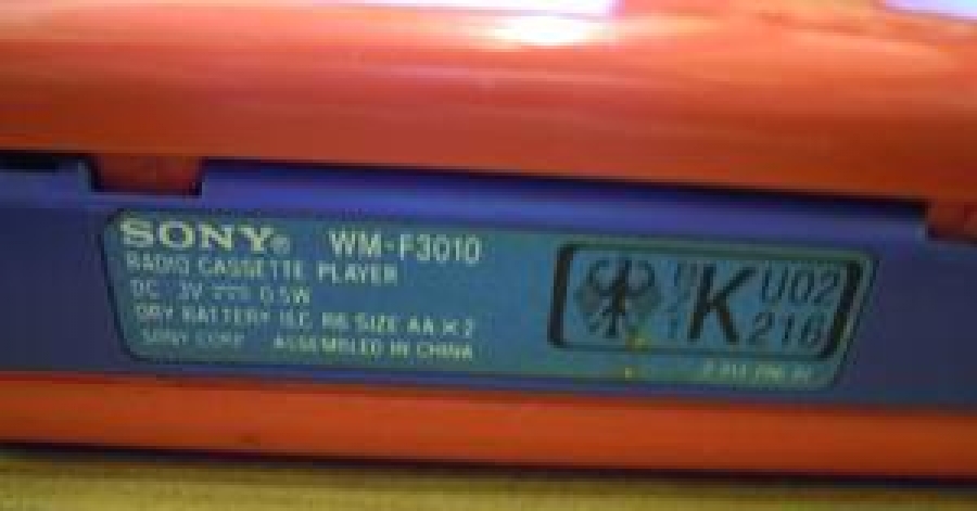 SONY WM - F3010 SONY AUTOMATIC VOLUME LIMITER SYSTEM RADIO CASSETTE PLAYER 