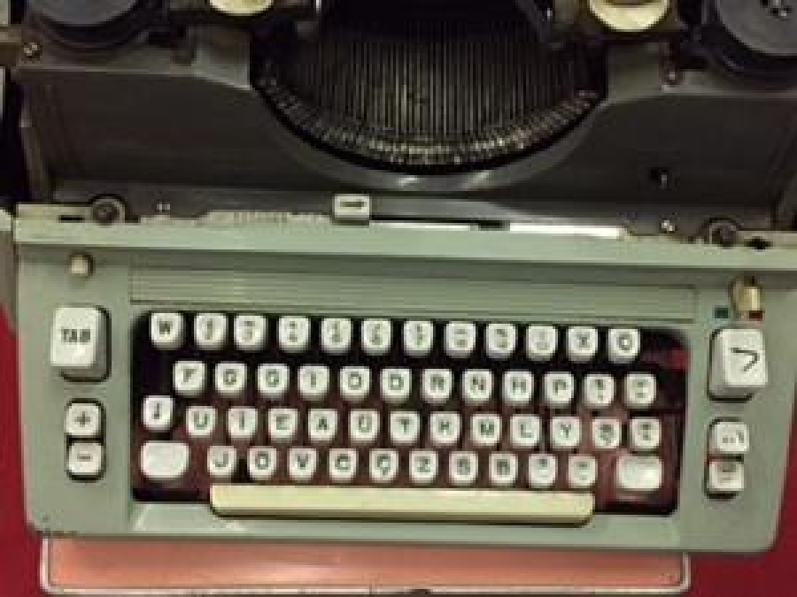 ALMAN MEKANİK BÜYÜK ŞARYO DAKTİLO F KLAVYE 