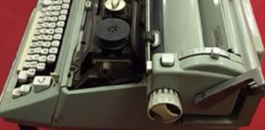 ALMAN MEKANİK BÜYÜK ŞARYO DAKTİLO F KLAVYE 