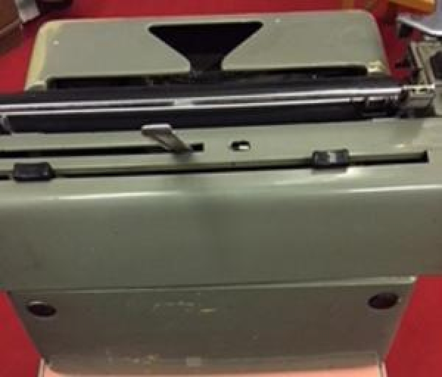 ALMAN MEKANİK METAL DAKTİLO F KLAVYE SORUNSUZ FAAL 