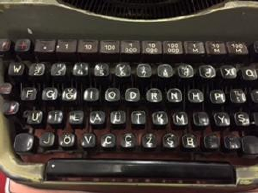 ALMAN MEKANİK METAL DAKTİLO F KLAVYE SORUNSUZ FAAL 