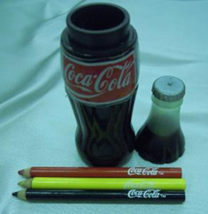 COCA COLA KALEM KUTU KASADA 6 ADET KOLA İÇLERİNDE KALEM 