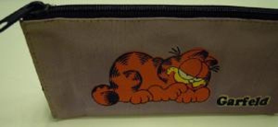 GARFELD RESİMLİ OKUL KALEM KUTUSU FERMUARLI