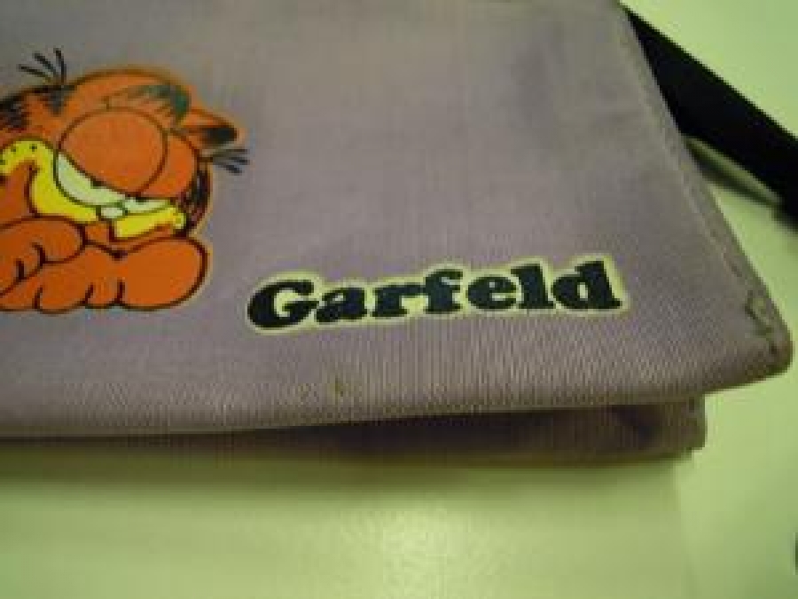 GARFELD RESİMLİ OKUL KALEM KUTUSU FERMUARLI