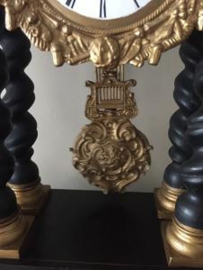 1800 SARKACLI CİFT AHŞAP KAİDELİ ORJİNAL HEYKELLİ ŞÖNİNE SAAT SORUNSUZ ORJİNAL 