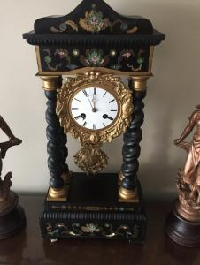 1800 SARKACLI CİFT AHŞAP KAİDELİ ORJİNAL HEYKELLİ ŞÖNİNE SAAT SORUNSUZ ORJİNAL 