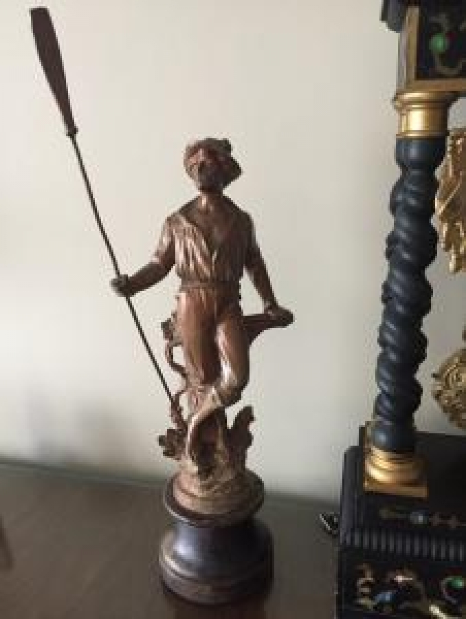 1800 SARKACLI CİFT AHŞAP KAİDELİ ORJİNAL HEYKELLİ ŞÖNİNE SAAT SORUNSUZ ORJİNAL 