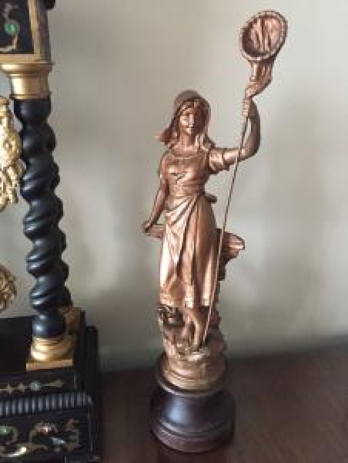 1800 SARKACLI CİFT AHŞAP KAİDELİ ORJİNAL HEYKELLİ ŞÖNİNE SAAT SORUNSUZ ORJİNAL 