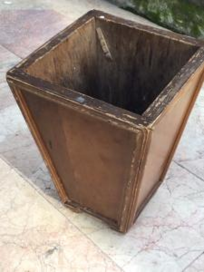 AHŞAP ÇÖP KOVASI GENELDE DEVLET DAİRELERİNDE KULLANIRDI 