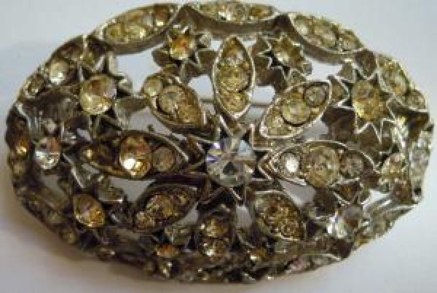 İĞNELİ BEYAZ TAŞLI BROŞ