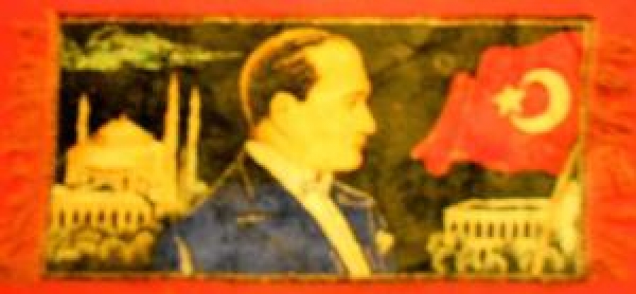 MUSTAFA KEMAL ATATÜRKÜN RESMİ İŞLENMİŞ DUVAR HALI FLOŞ DOKUMA 