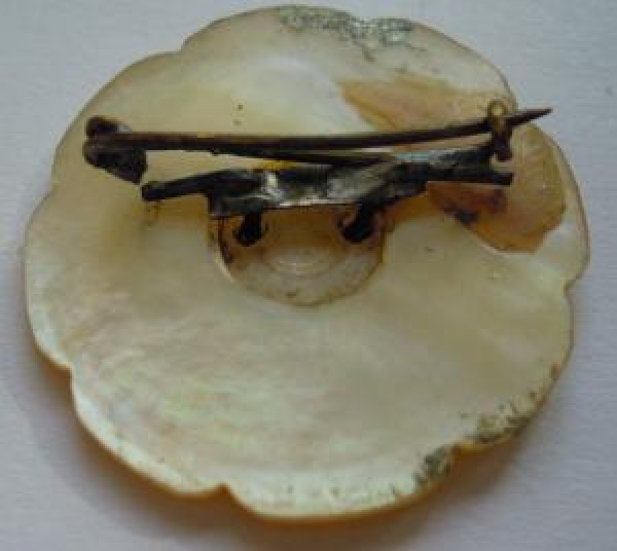 PAPATYA ÇİÇEKLİ SEDEF EL İŞİ BROŞ