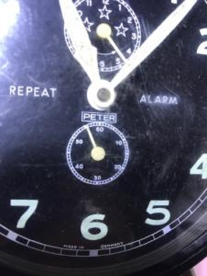 PETER ALMAN MALI ALARMLI MASA USTU KURMALI SAAT 