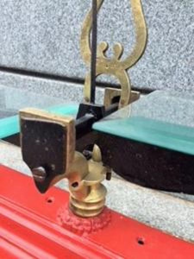 1920 OSMANLI ŞEKERCİ HELVACI DÖKÜM METAL PİRİNC KESME CAM KEFELİ OTURAK TERAZİ 