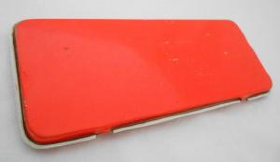 PELİKAN ÜZERİ SİRK FİGÜRLÜ RESİMLİ KAPAKLI TENEKE KUTUSUNDA SULUBOYA 