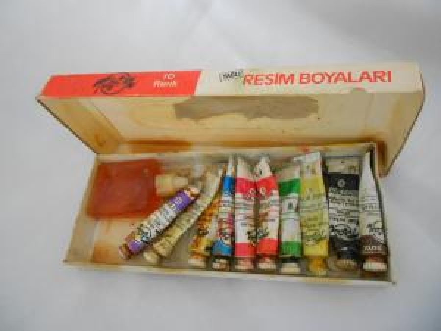 TURCAN MARKA KUTUSUNDA KULLANILMIŞ YAĞLI BOYA