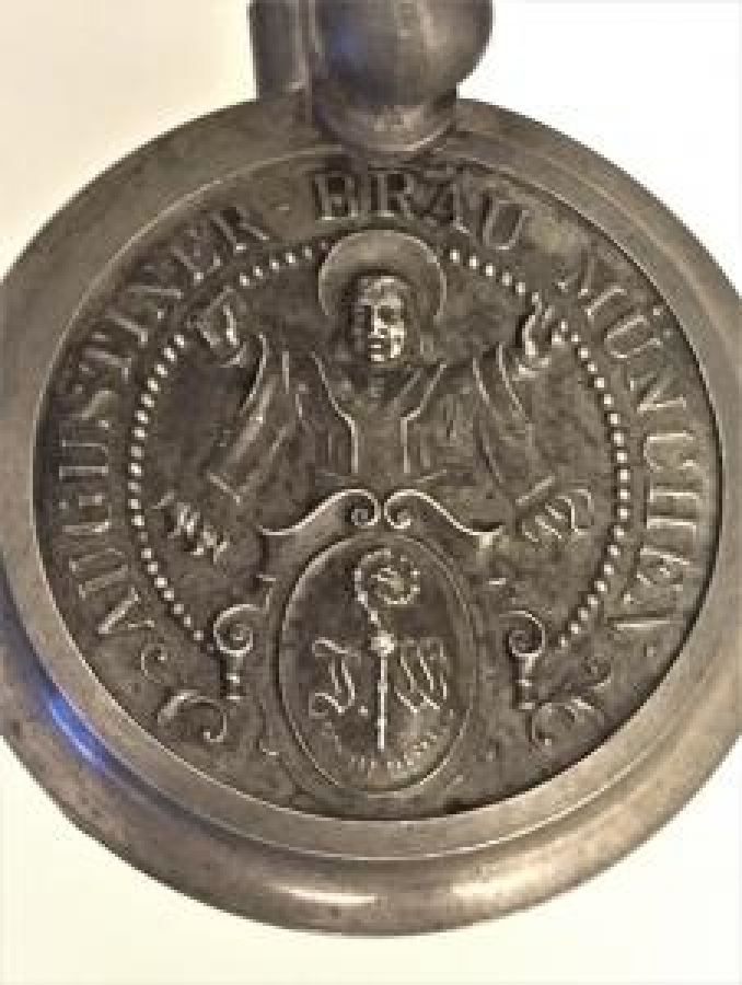 AUGUSTINER-BRAU MÜNCHEN YAZILI KAPAKLI TANKART BARDAK