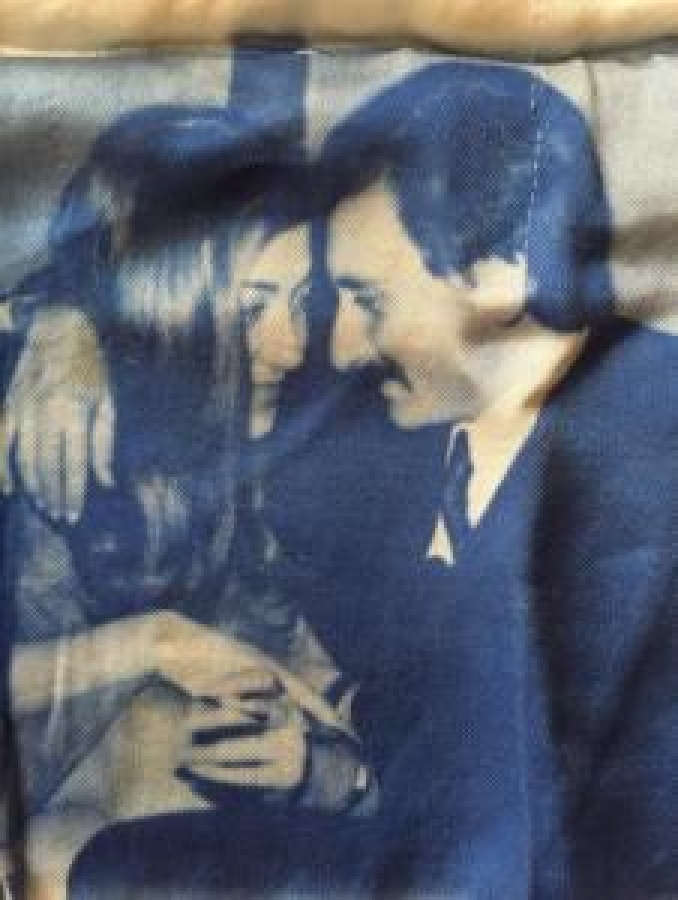 FENERBAHCE ESKİ BAŞKANI VE SPOR YAZARI ÖMER CAVUŞOGLUNUN NİKAH DAVETİYE İPEK MENDİL SERPİL VE ÖMER ÇAVUŞOĞLU 3 HAZİRAN 1968 