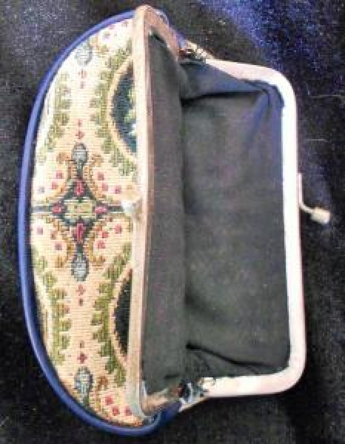 1950 GOBLEN CANTA EL DOKUMA ÜZERİ CİCEK DESENLİ METAL ACMA KAPAMALI BAYAN EL ÇANTASI