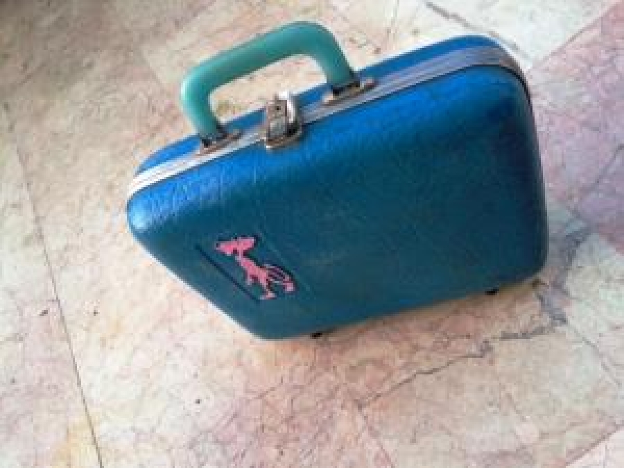 İLK OKUL ÇANTASI PEMBE PANTER Lİ PLASTİK YANLAR METAL