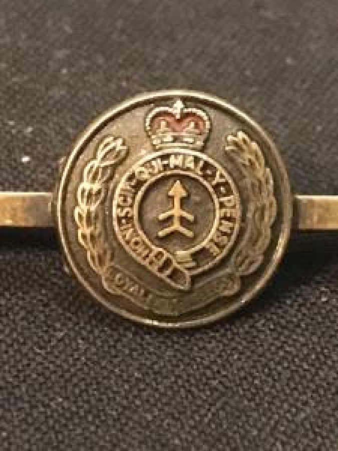 KRALİYET ARMALI KRAVAT İĞNESİ ROYAL ENDGİNEESS