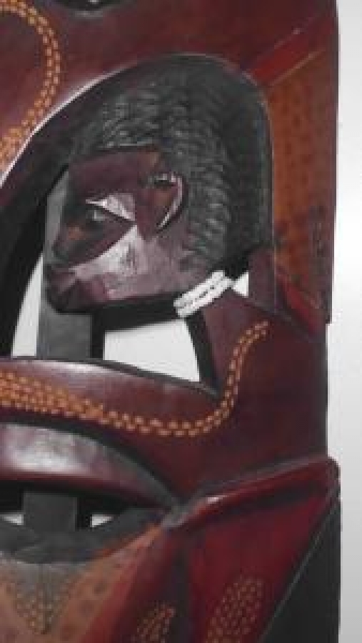 AFRİKA TEMALI AHŞAP EL YAPIMI MASK DÖRT  FAKLI YERLERE BAKAN KAFA BULUNDUGU YERİ KÖTULUKLERDEN KORUYAN MASK