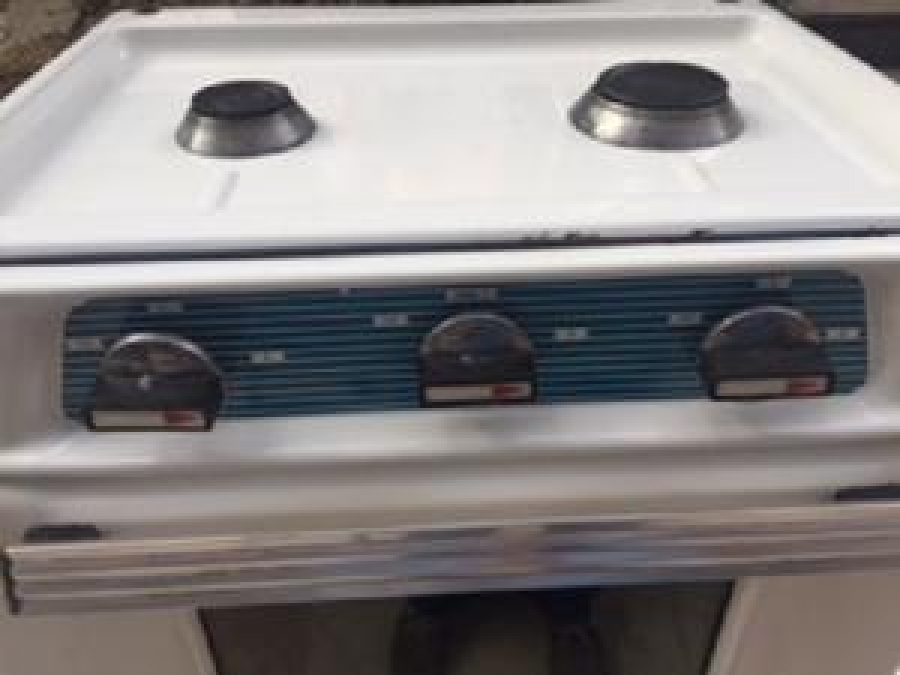 DEMİRDÖKÜM SÜLE ÇİFT GÖZLÜ OCAK FIRIN HAVA GAZI BUTAN GAZ İLE ÇALIŞAN 1970 MODEL 