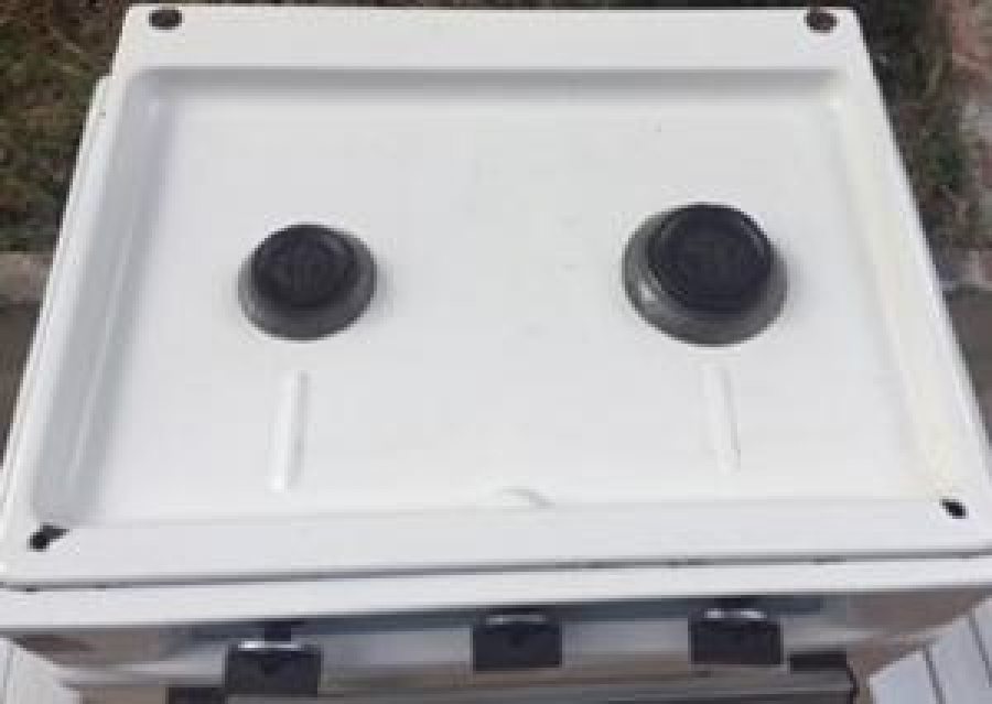 DEMİRDÖKÜM SÜLE ÇİFT GÖZLÜ OCAK FIRIN HAVA GAZI BUTAN GAZ İLE ÇALIŞAN 1970 MODEL 