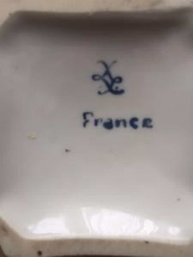 FRANSIZ PORSELEN KAPAKLI EL İŞİ PARFÜM ŞİŞESİ 