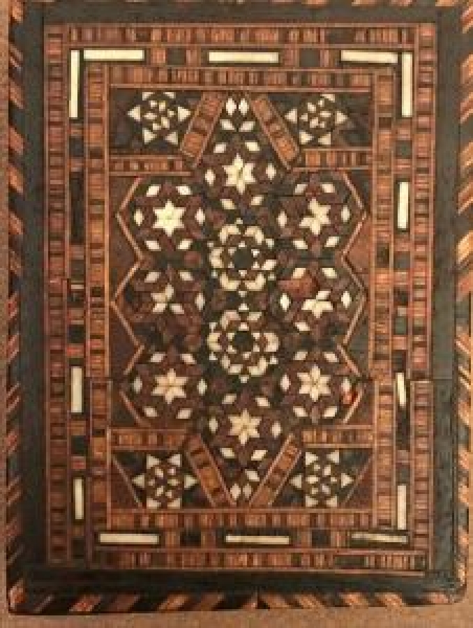 OSMANLI  İŞLEMELİ EL YAPIM SEDEF VE MARKUTERİ İŞCİLİKLİ  KAPAKLI TESBİH SAKLAMA  MUHAFAZA İÇİN AHŞAP KUTU