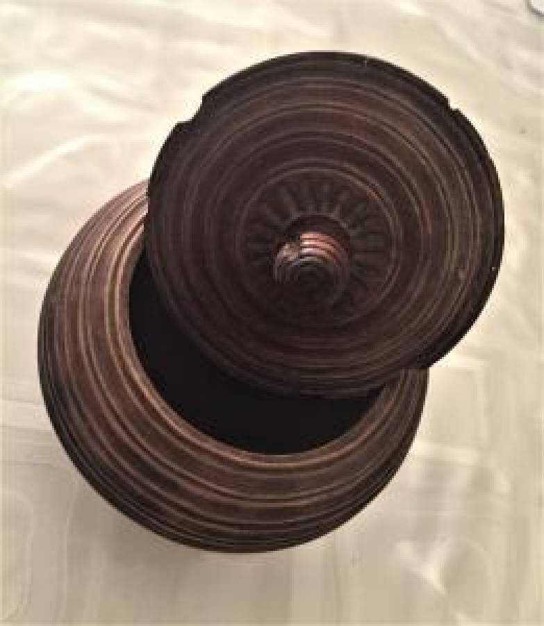 TEKKE İŞİ AHŞAP KAPAKLI EL YAPIM ŞEKERLİK 