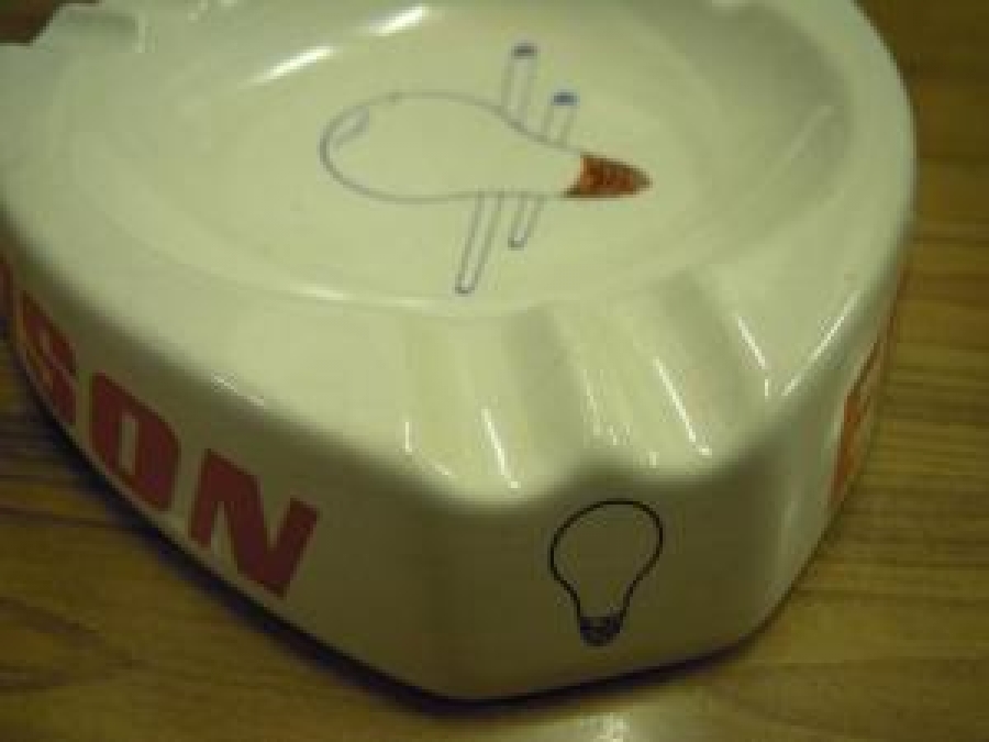 EDISON FLERESAN VE FİLEMANLI LAMBA REKLAMLI KÜLLÜK 