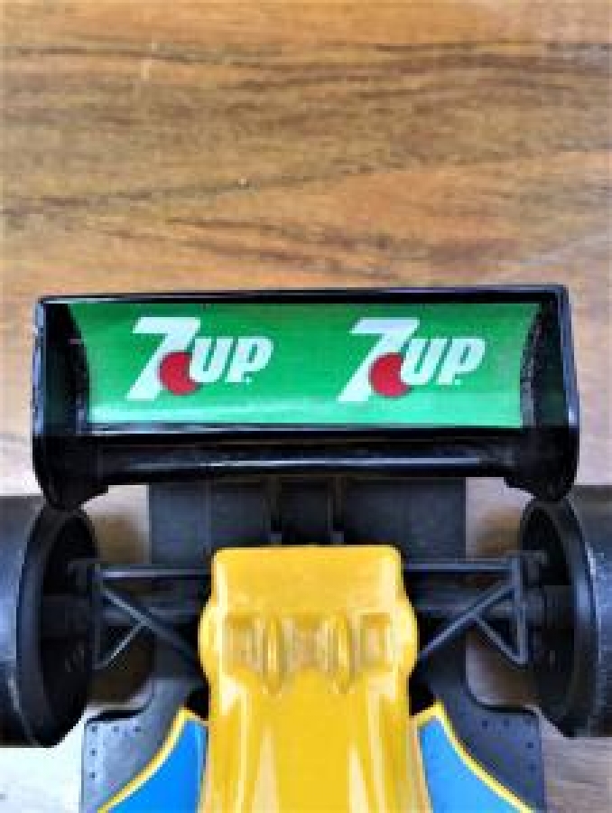 OYUNCAK SARI RENK FERRARİ OTO ÜZERİ REKLAMLI  YARIŞ ARABASI