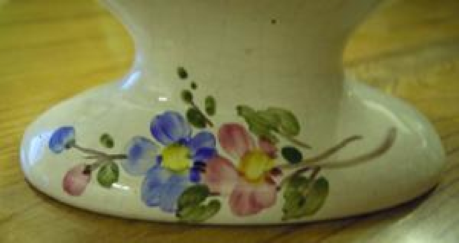 PORSELEN AYAKLI SABUNLUK