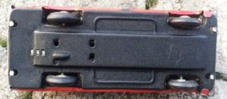 TENEKE SÜRTMELİ LASTİK TEKERLEKLİ TEPE LAMBALI İTFAİYE ŞEFİ OTOSU