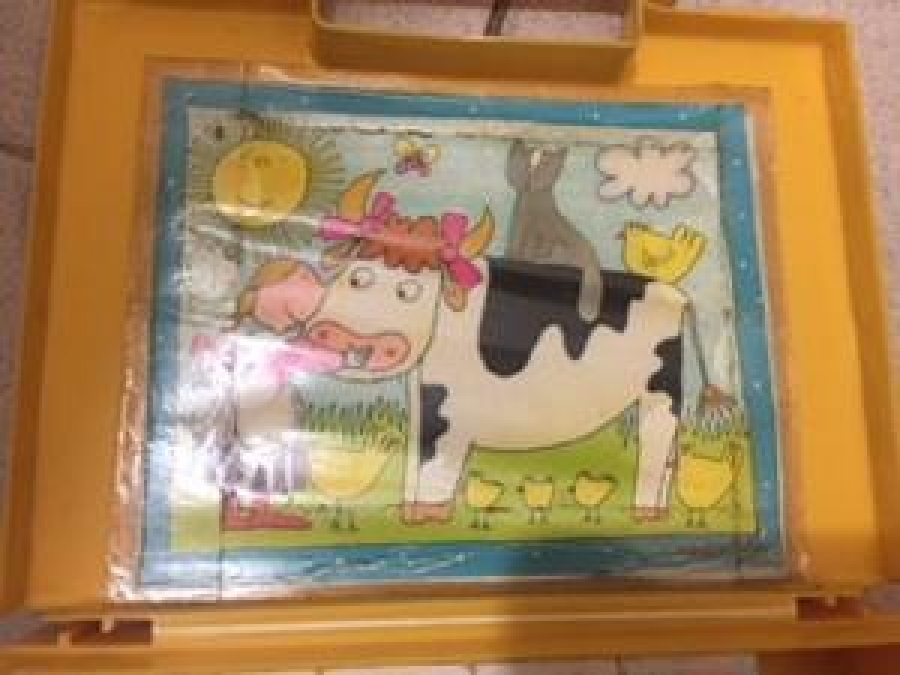 UNİCEF TARAFINDAN TASARLANIP DUNYA COCUKLARINA VERİLMİŞ SARI PLASTİK KUTUSUNDA EKSİKSİZ LOGO 6 ÇEŞİT FARKLI RESİMLİ ZEKA OYUNU OYUNCAK 