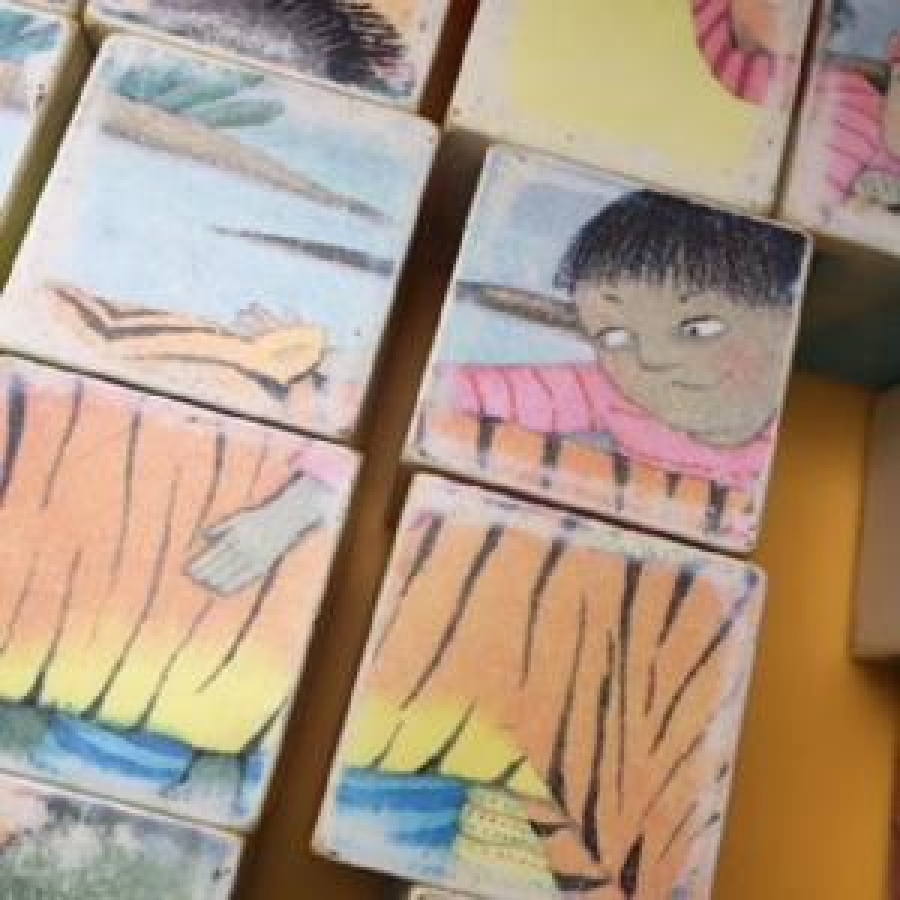 UNİCEF TARAFINDAN TASARLANIP DUNYA COCUKLARINA VERİLMİŞ SARI PLASTİK KUTUSUNDA EKSİKSİZ LOGO 6 ÇEŞİT FARKLI RESİMLİ ZEKA OYUNU OYUNCAK 