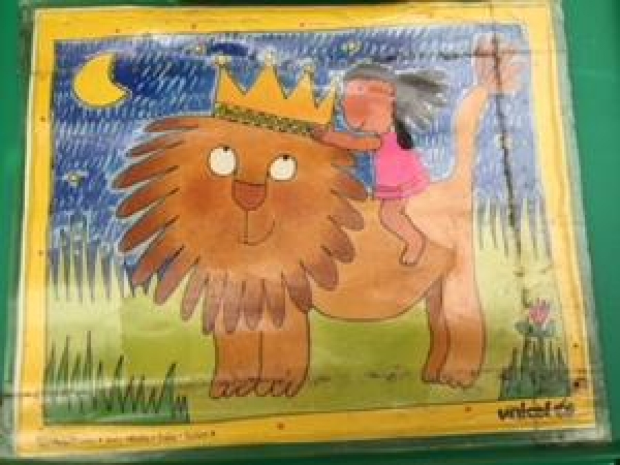 UNİCEF TARAFINDAN TASARLANIP DUNYA COCUKLARINA VERİLMİŞ YEŞİL PLASTİK KUTUSUNDA EKSİKSİZ LOGO 6 ÇEŞİT FARKLI RESİMLİ ZEKA OYUNU OYUNCAK 