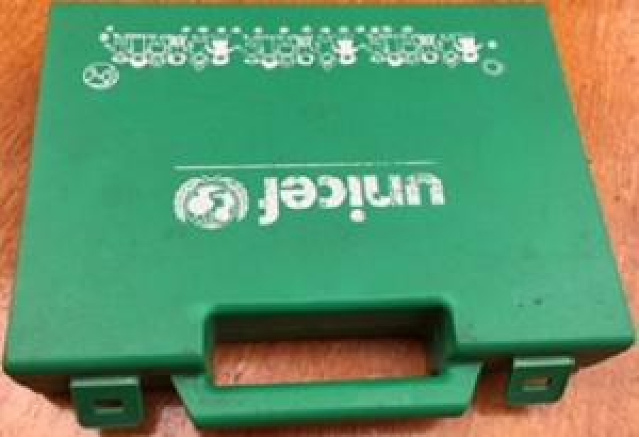 UNİCEF TARAFINDAN TASARLANIP DUNYA COCUKLARINA VERİLMİŞ YEŞİL PLASTİK KUTUSUNDA EKSİKSİZ LOGO 6 ÇEŞİT FARKLI RESİMLİ ZEKA OYUNU OYUNCAK 