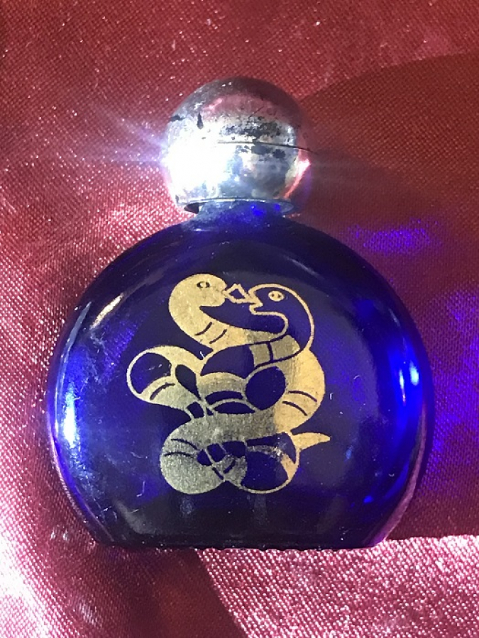 3 ADET UFAK  BOYDA DEGİŞİK KOLONYA PARFUM KAPAKLI CAM ŞİŞESİ