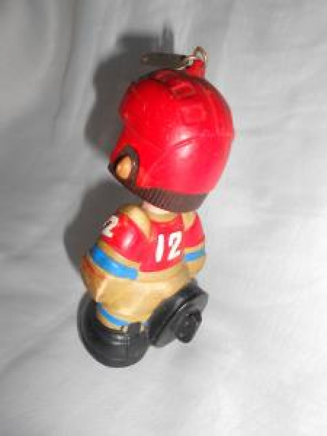 AMERİKAN FUTBOLCUSU PLASTİK OYUNCAK