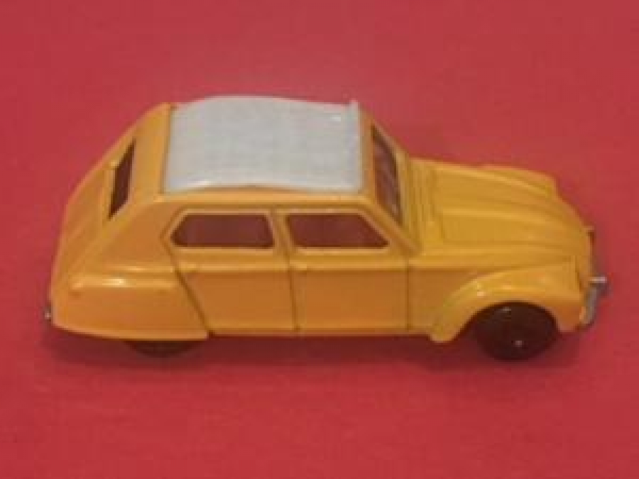 EFSANE OTO CITROEN DYANE 1/60 ÖLÇÜ METAL HOLLANDA ÜRETİMİ ARABA 