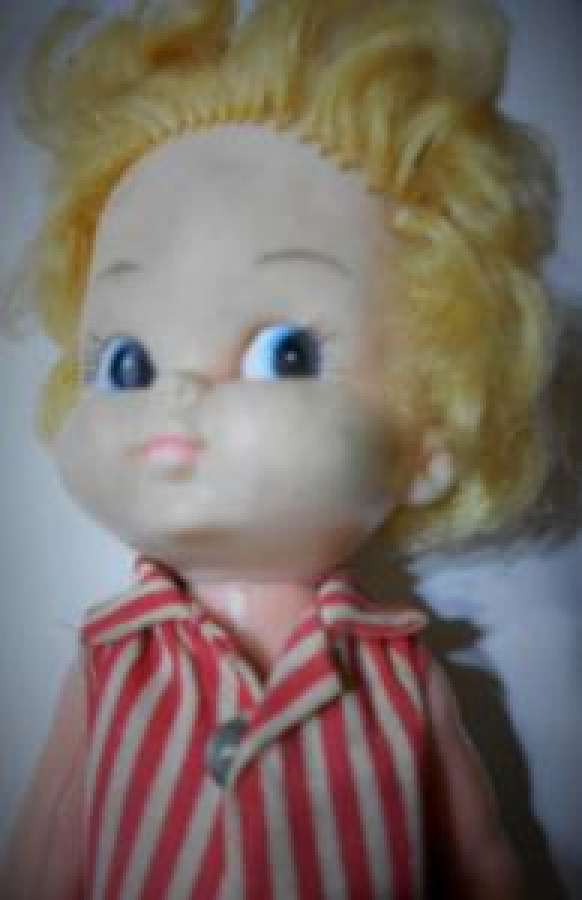 1960 ELBİSELİ OYUNCAK BEBEK KOLLAR AYAKLAR HAREKETLİ HONG KONG ÜRETİMİ