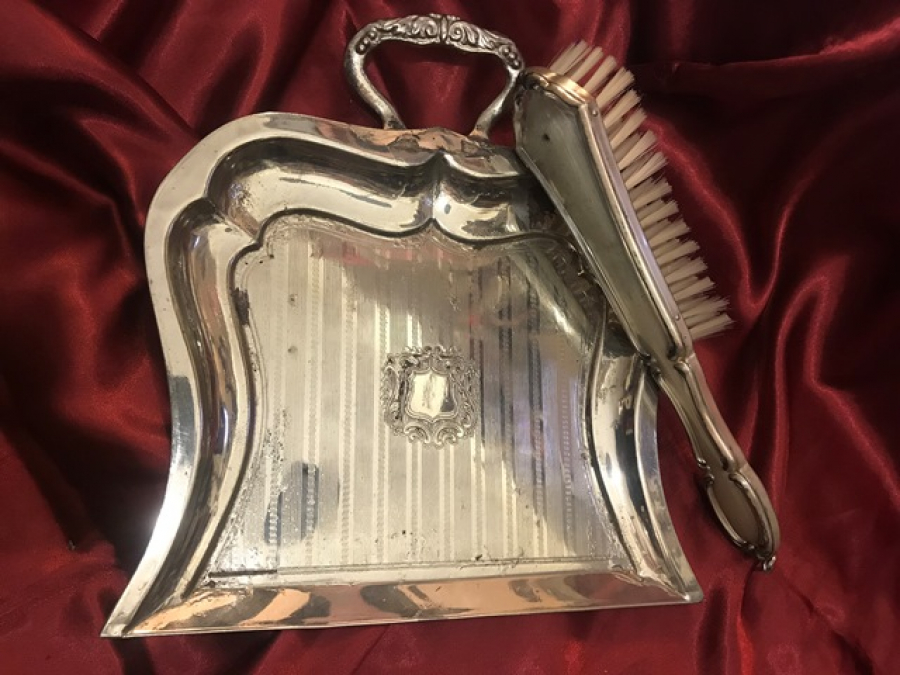 MASA ÜSTÜ TEMİZLEMEK İÇİN METAL FARAŞ KÜREK 