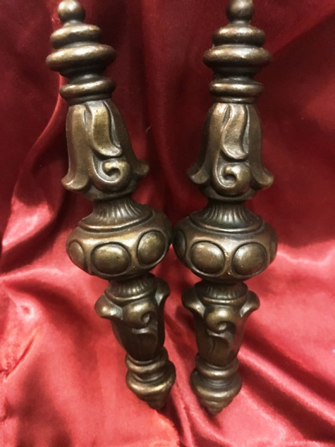 METAL REZEN ÇİFT VİDALI  KAPI TUTMA KOLU 