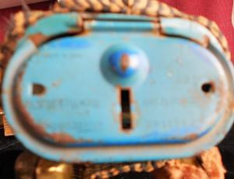 OYUNCAK ELİNDE BARDAKLA PARA DİLENEN MAYMUN 1960 YILLAR 