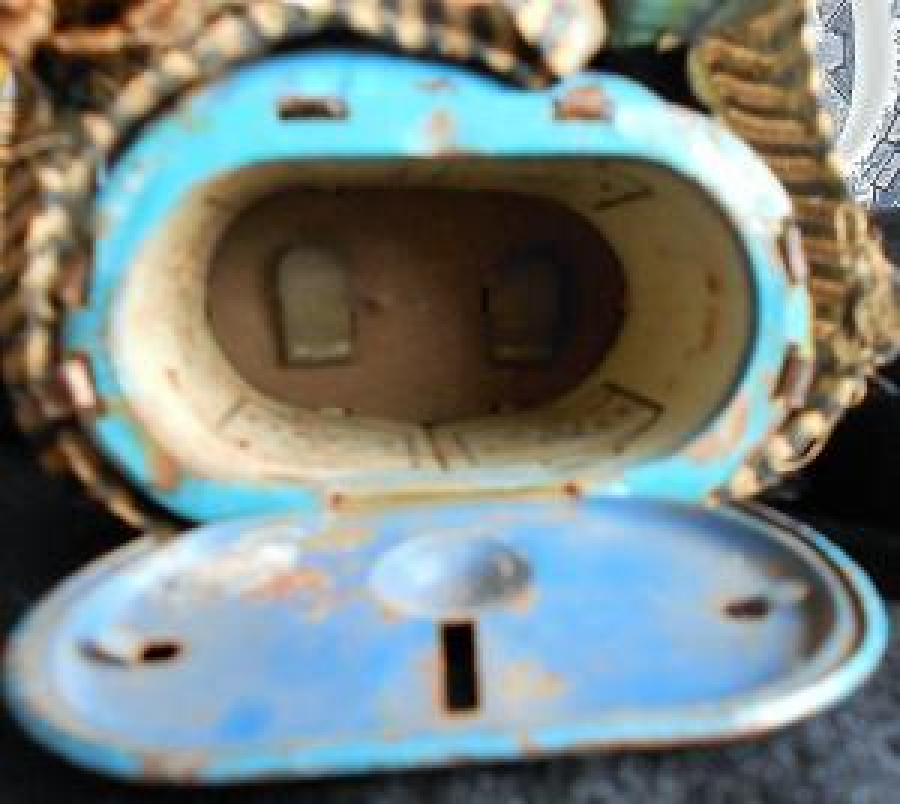 OYUNCAK ELİNDE BARDAKLA PARA DİLENEN MAYMUN 1960 YILLAR 