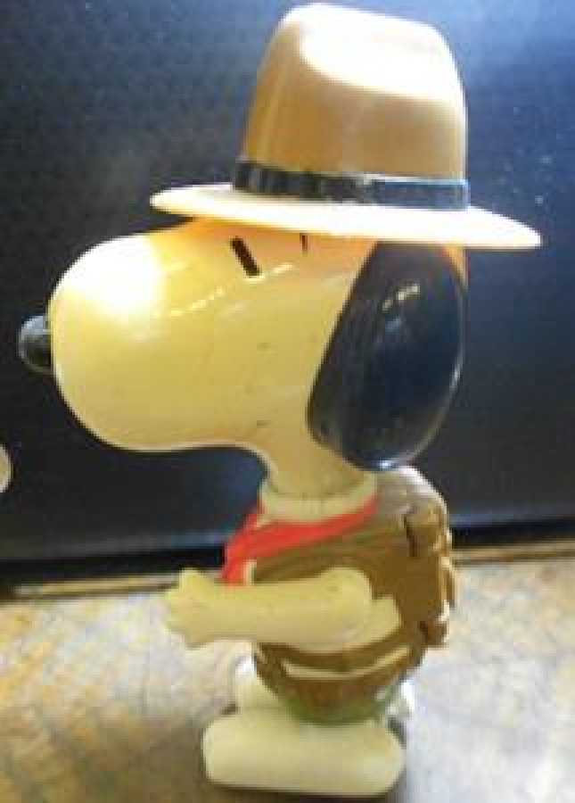 SNOOPY 3 PARÇAYA BÖLÜNEN PLASTİK OYUNCAK KÖPEK 19031 Garaj antik
